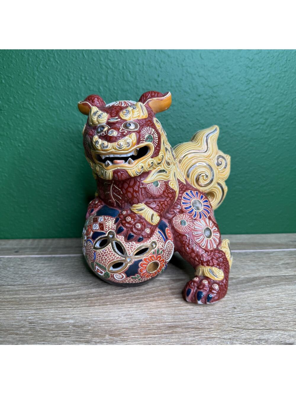 Kutani Ware Shishi Lion Japanese Porcelain Guardian Statue Kutani Foo Dog